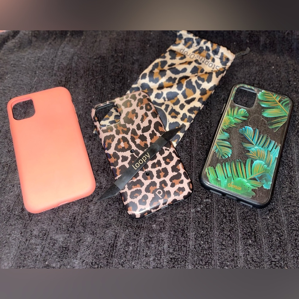 IPhone 11 - Loopy leopard case w dust bag plus 2 bonus